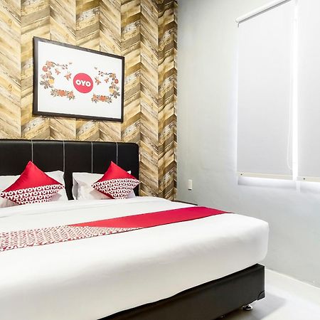Super Oyo 360 Mangaan Residence Medan Dış mekan fotoğraf