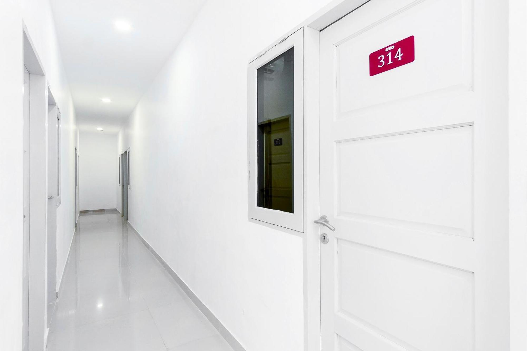 Super Oyo 360 Mangaan Residence Medan Dış mekan fotoğraf
